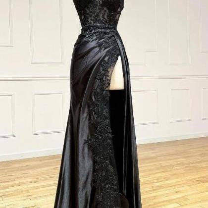 Black Appliques V-neck Lace-up Prom Gown With Slit