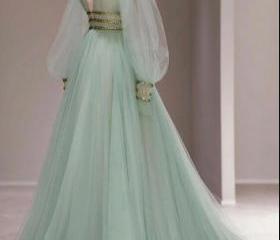 Green Tulle Long Sleeve V-neck Pleats Prom Dress main image 0