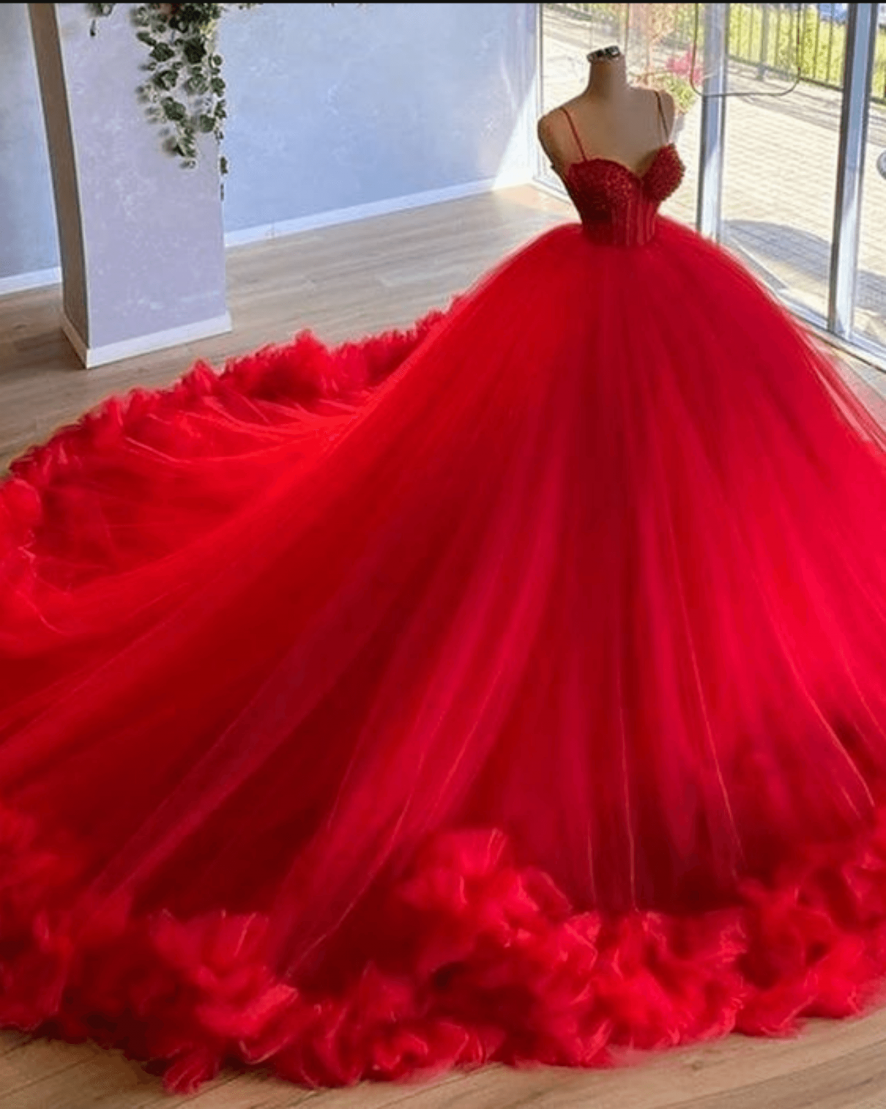 Beauty Spaghetti Straps Red Beading Bodice Tulle Ball Gown Evening Dress