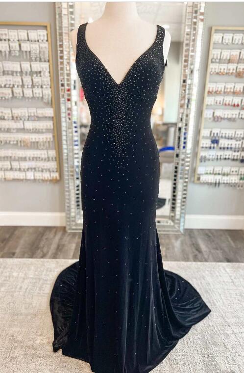 Elegant Mermaid V-Neck Velvet Long Formal Evening Dresses With Detachable Cape